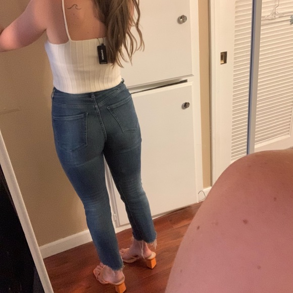 Express White Ribbed Tank - Picture 4 of 8